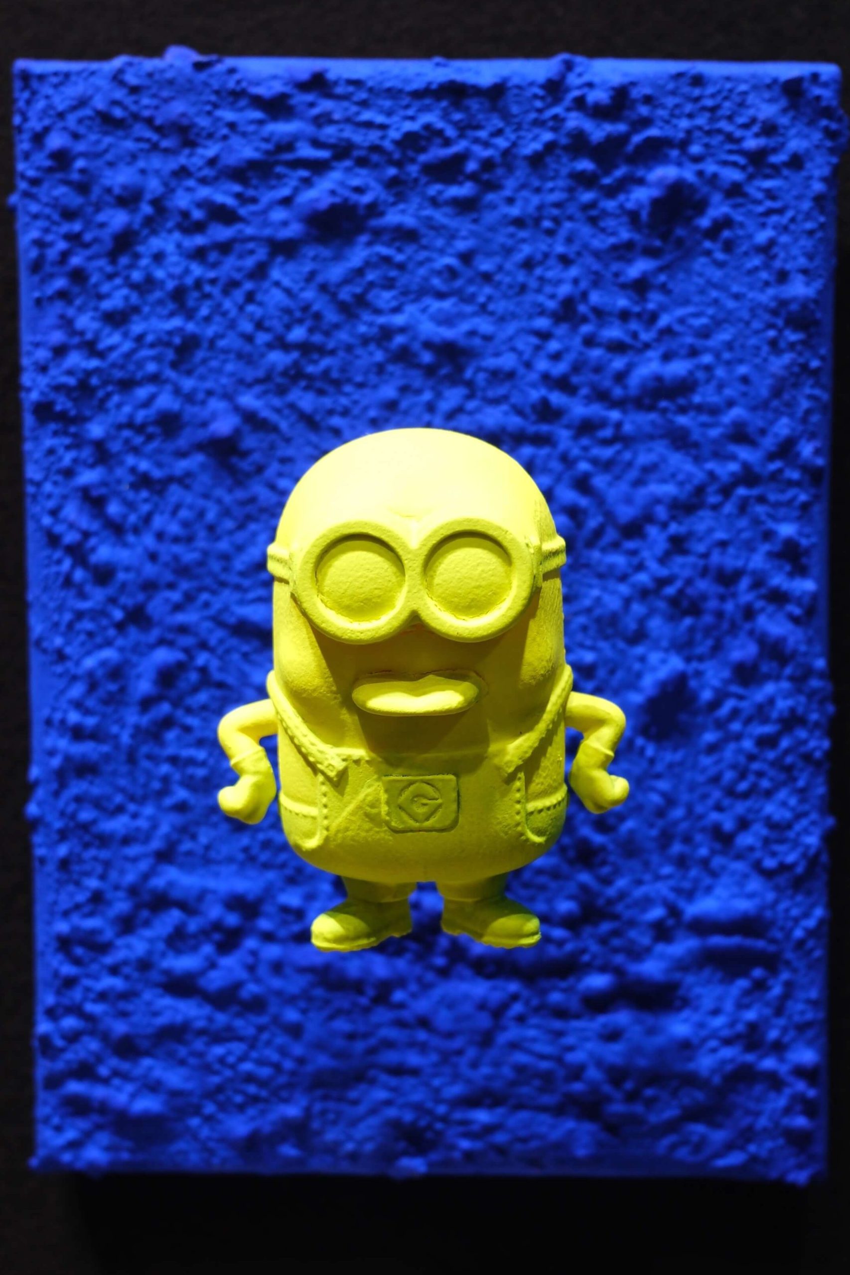 smiles spark who's the boss yellow main